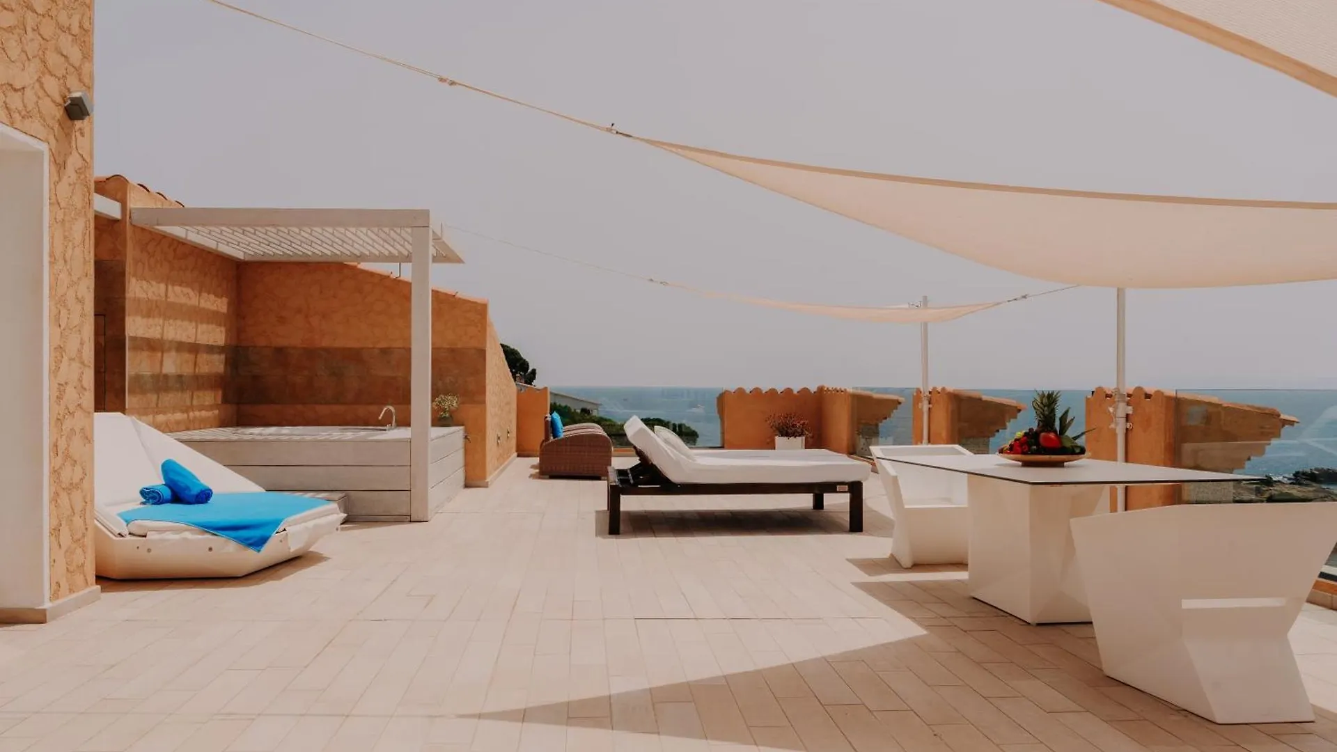 Hotel Vistabella Roses 5*,  Spain